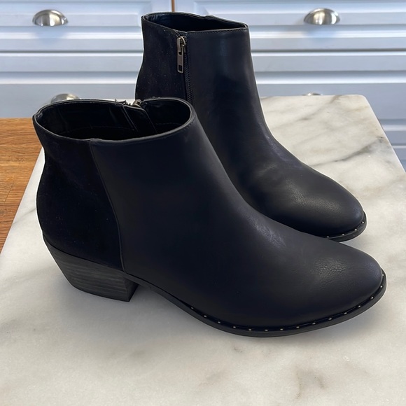 American eagle black ankle boots - Picture 1 of 3